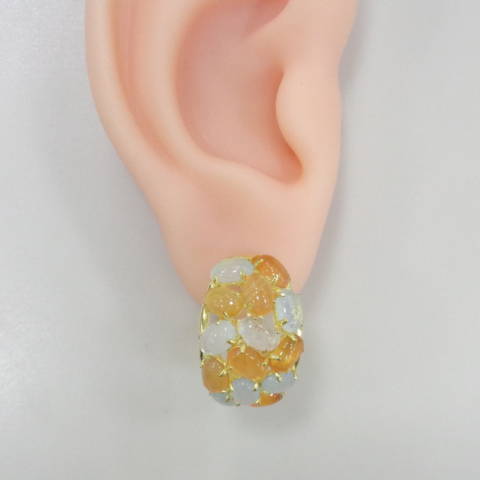 Серебряные серьги с аквамаринами и халцедонами